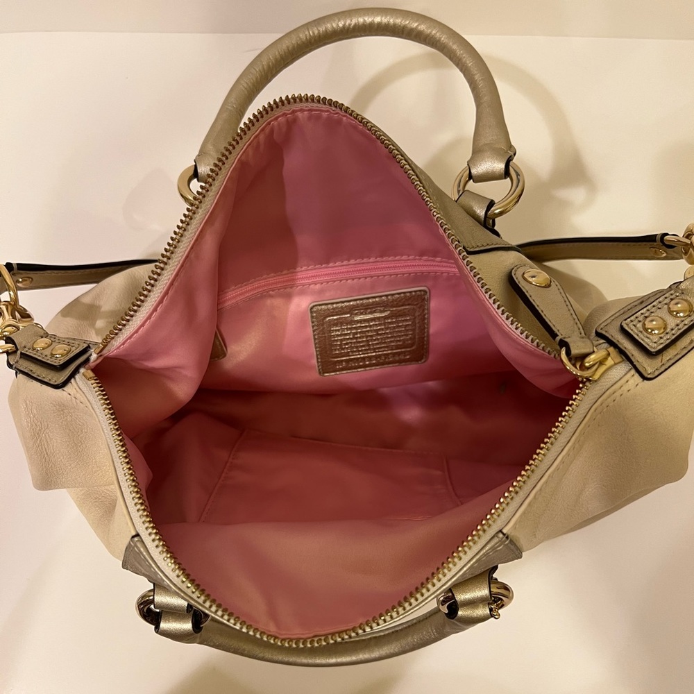 Vintage Coach Ivory/Light Gold Leather Purse - Picture 3 of 5